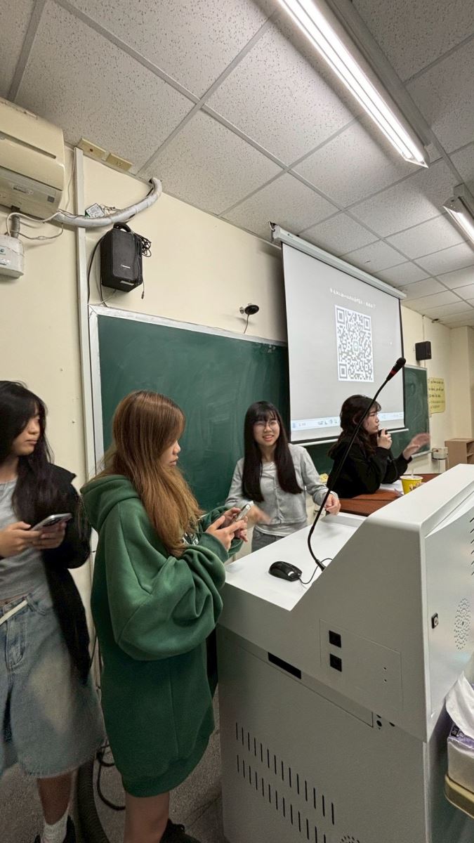 第一堂社課幹部介紹